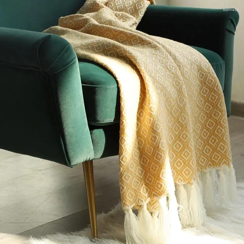 Decken Amerikanische goldene gestrickte Decke für Betten dicke weiche Schalflocken Luxussofa Deckbett Endtuch Boho Dekorbettdecke