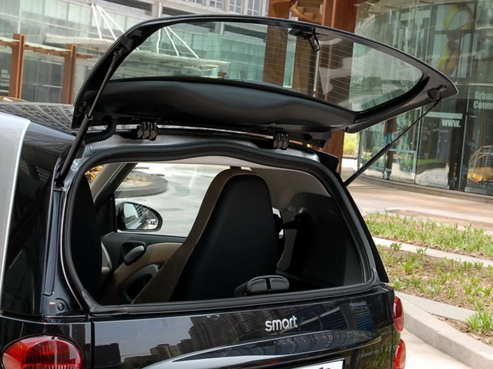 thumbnail image 2 of You.S Gas Struts (Pair) For Smart City Coupe / Fortwo Coupe (450) – Tailgate Lift Supports 2 of 6