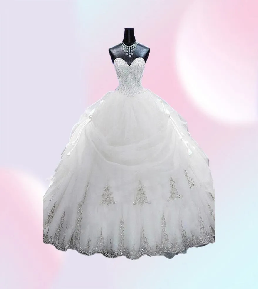 2017 16 Yıllık Elbise Balo Kıyafetleri Debutante Quinceanera Elbiseler Dantel Aplikler Organza Altın Boncuklu Pekalı Maskeli Bade Önlükleri Özel M3587143