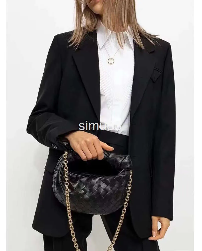 カウハイドレザーチェーン織りノットショルダーバッグ本物の肌の手作りの高級デザイナースモールトート女性ニット財布とハンドバッグ