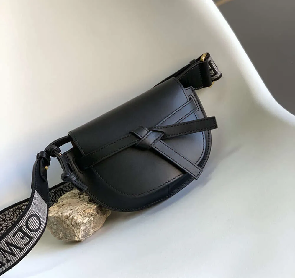 Evening Bags Designer Sadelbag Luxury Mini Crossbody Bags 15cm axelväska 10a Mirror Quality äkta läder Messenger Fashion Bag 34467576