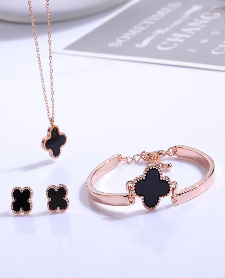 Nowy mody szlachetny 18K Rose Gold Clovers Clovers kolczyki Naszyjka