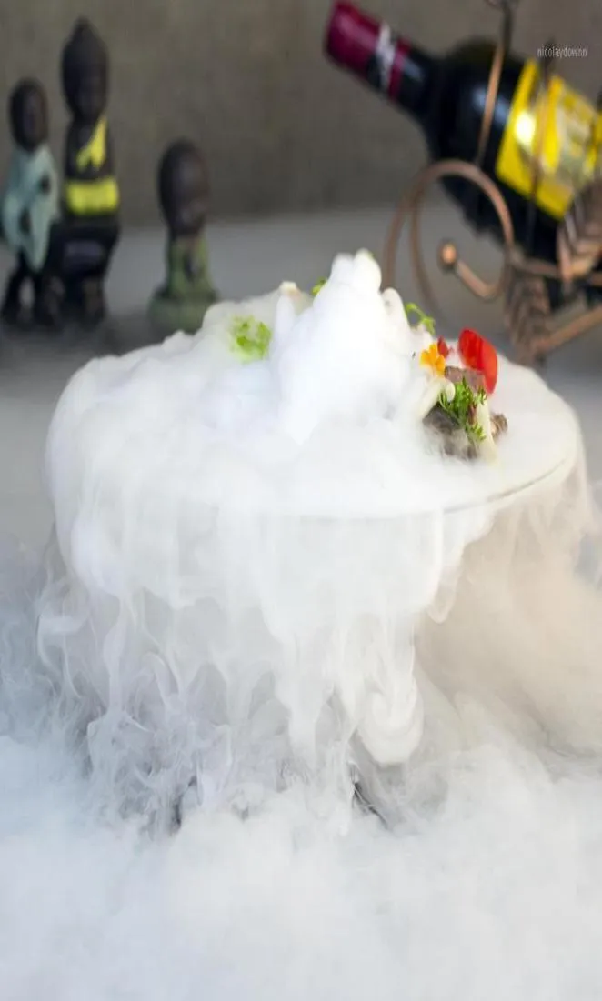 Platos platos ensaladillas hechas a mano especiales hielo seco concepción artística de vidrio cocinero hueco tazón delicidades moleculares create2443851