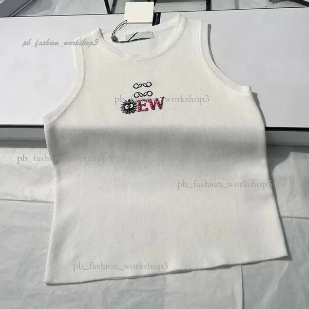 LOEWEW TANK WOMENS TシャツLowewe Tank Top Crop Tank Designer Top Thirts Top T Shirts women nits tee kinitedスポーツタンクトップ