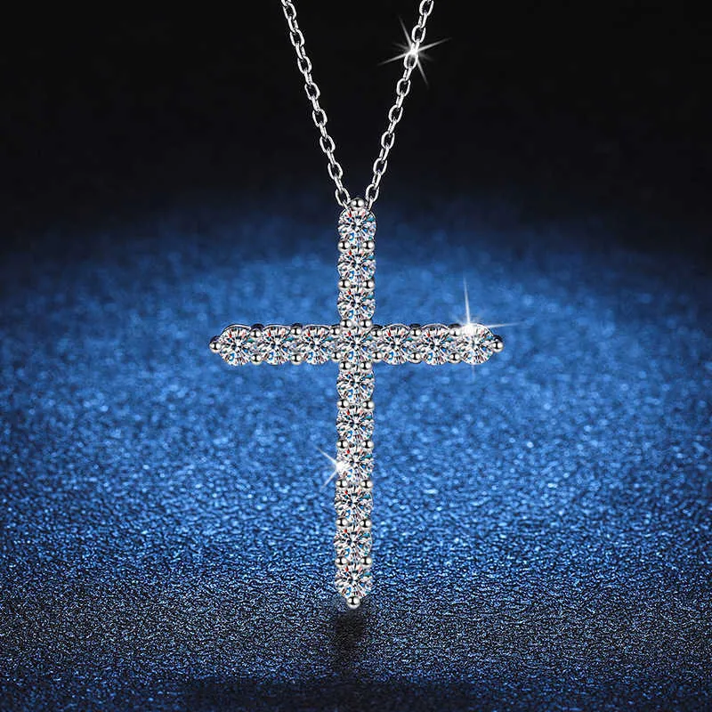 Sier S925 Sterling Pendant femelle Fashion Cross Pendante Femme 1.6 Moisanite D Color Moisanite Diamond Collier