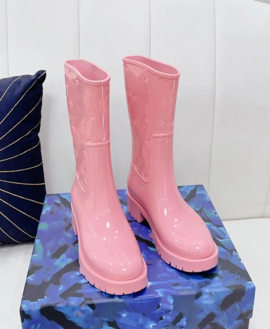 مصممي Luxurys Women Rain Boots Style مقاوم للماء Rabber Rabber Rains أحذية الكاحل الحذاء 02091408760