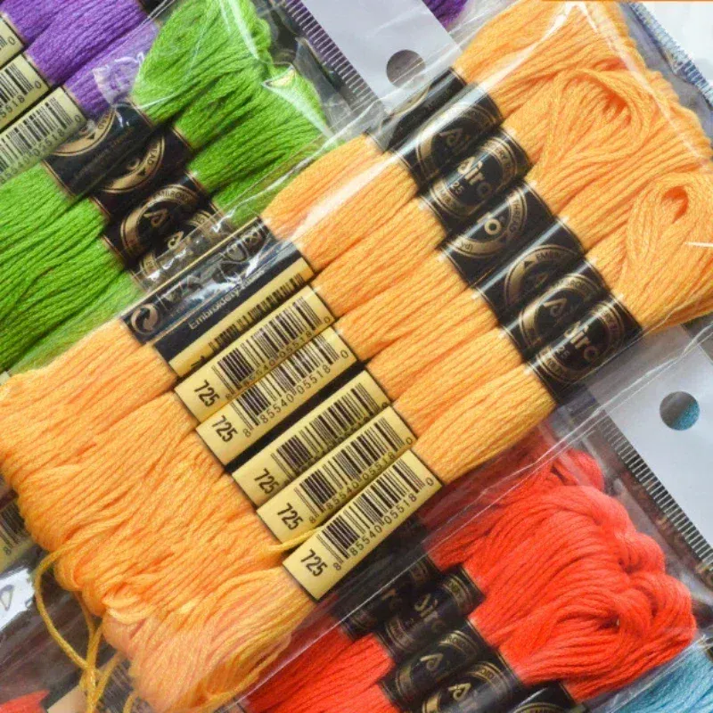 Polyester borduurdraad 8 meter 12 sticks Cross Stitch draad handgemaakte accessoires borduurwerkdraad DMC kleurserie