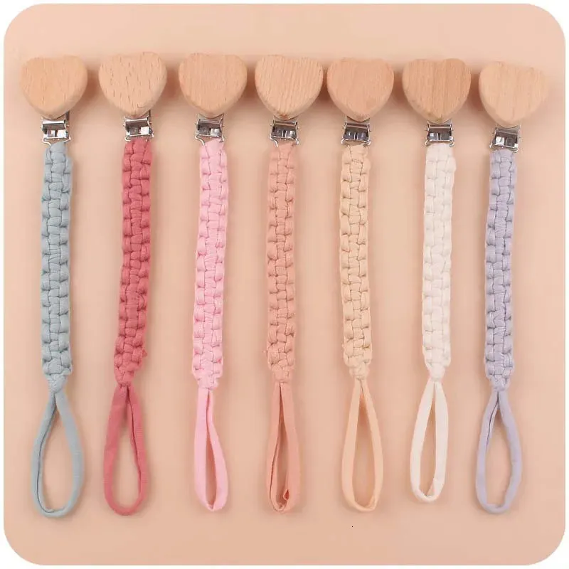 Handmade Crochet Cotton Baby Pacifier Chain Wooden Heart Shape Dummy Holder Clip For Teething Nursing Chewing Toys Shower Gift 240409