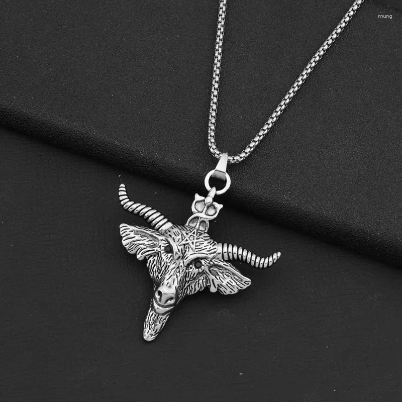 Colliers pendants rétro Hip Hop Night Street Street Trends Handsome Five Point Star Sheep Head Collier masculin Bijoux étudiant