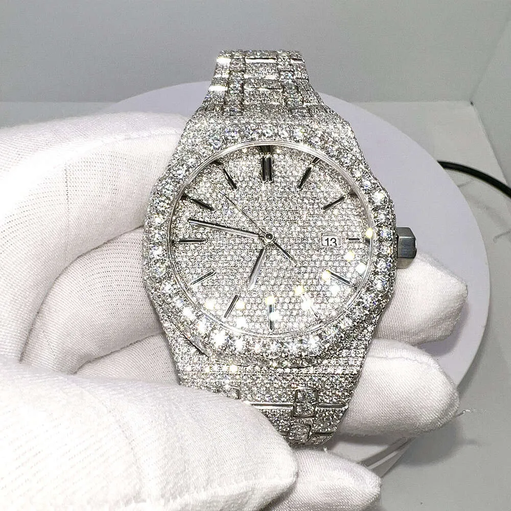 贅沢な外観は完全に見て、男性のためのアイスアウトアウトトップクラフトマンシップユニークで高価なモーサンダイヤモンド1 1 5Aヒップホップ工業用贅沢な4511のための時計