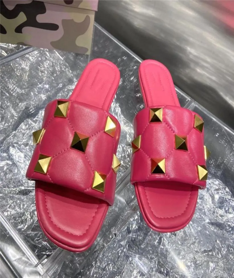 2021 womens designer shoes luxury slippers slide summer fashion wide bottom flat slippers nail sandals flip flops size 36406604198