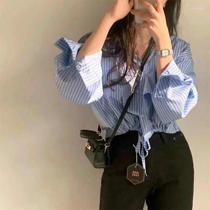 Frauen im koreanischen Stil der Frauen im koreanischen Frühjahr im koreanischen Stil Herbst Herbst-Waist-String Lose-Fit-Short-Shirt