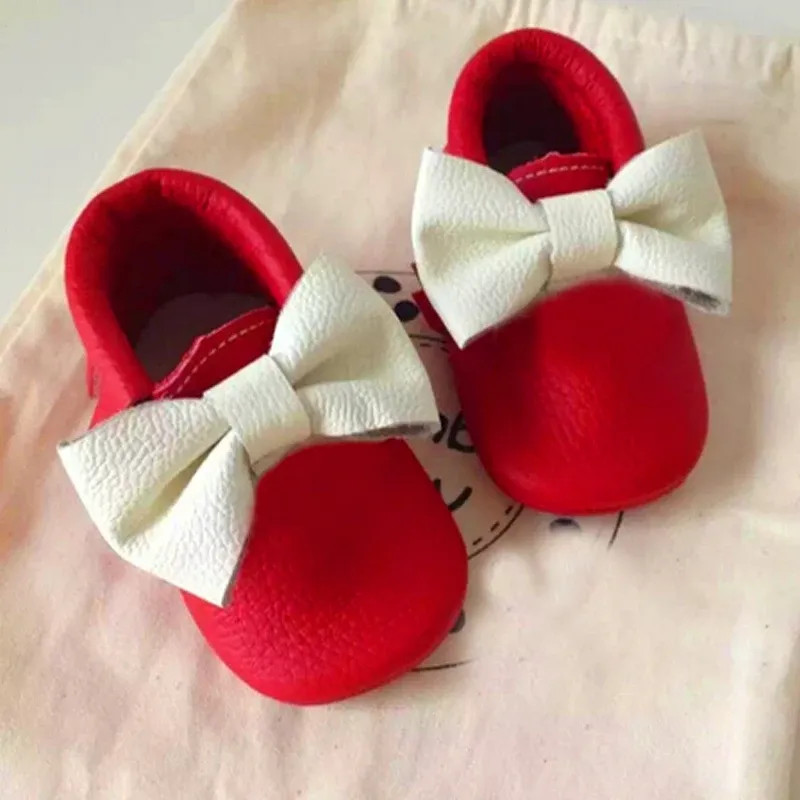 Sneakers Red Genuine Leather Baby Moccasins Soft sole Butterflyknot Baby Shoes Christmas Tassels Baby girls Shoes boys first walker