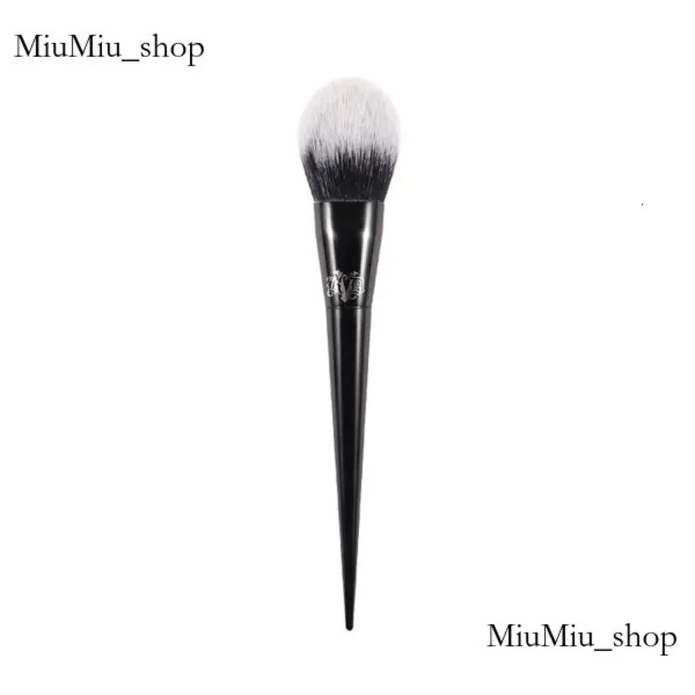 Pennello caldo kat von d pennelli professionali basamenti in polvere Blush spazzole Brush Brush con strumenti per il trucco della scatola di vendita al dettaglio 943 943