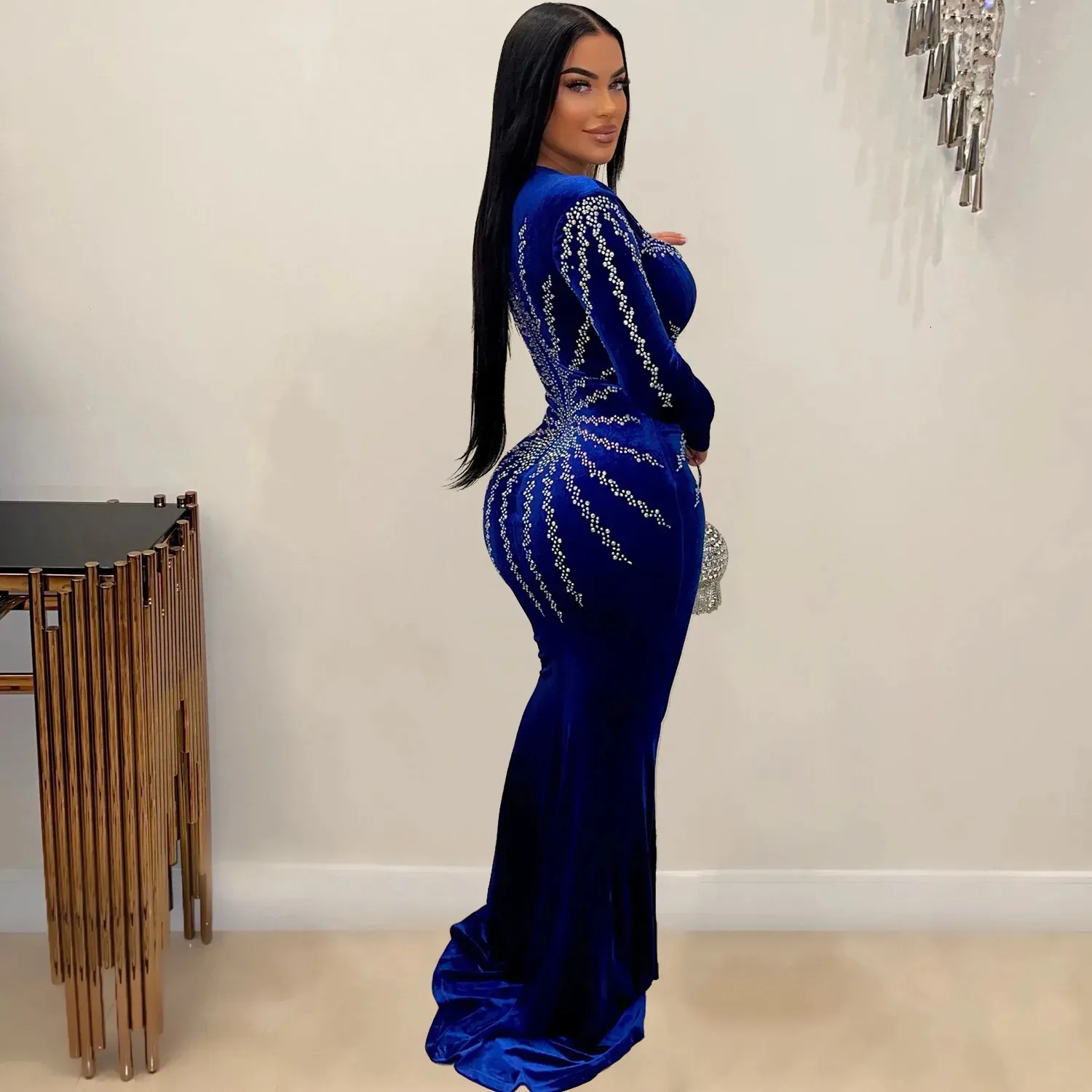 DHgate.com:CM.YAYA Women Diamonds Rhinestones Velvet Long
