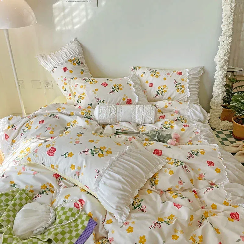 Set di biancheria da letto in pizzo di fiori romantici con increspature per ragazze e donne set di lenzuola trapunta piumino trapunta completa king size