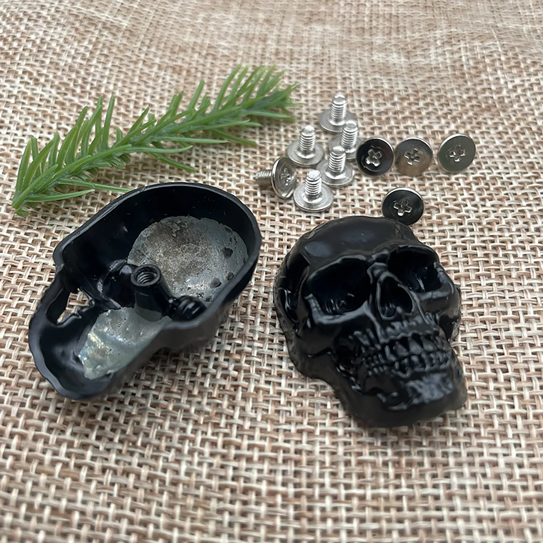 Large Skull Decoration: Metal Alloy Skull Head Conchos