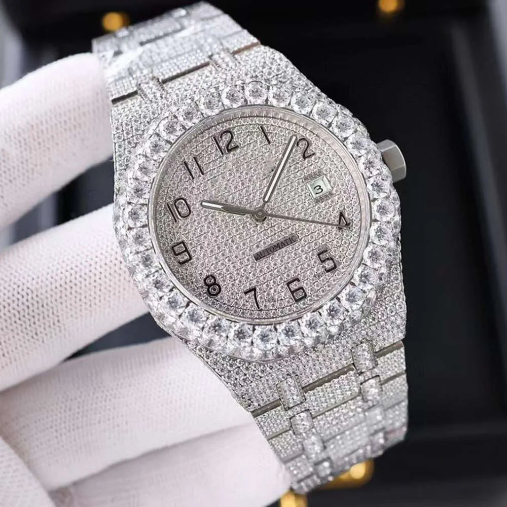 Luksusowe wyglądające w pełni obserwuj mrożone dla mężczyzn Woman Top Craftsmanship Unikalne i drogie Mosang Diamond 1 1 5A zegarki dla Hip Hop Industrial Luxurious 9412