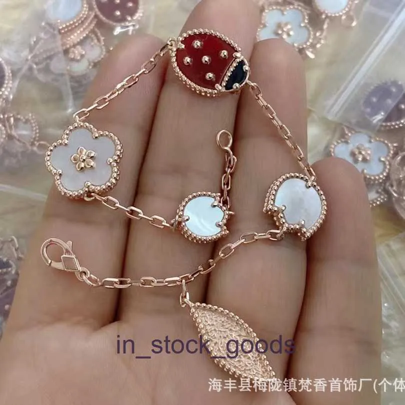 High end designer bangles for vancleff High version Clover Ladybug Bracelet 18k Rose Gold Double sided Red Jade Chalcedony Titanium Steel Lucky Bracelet Original 1:1