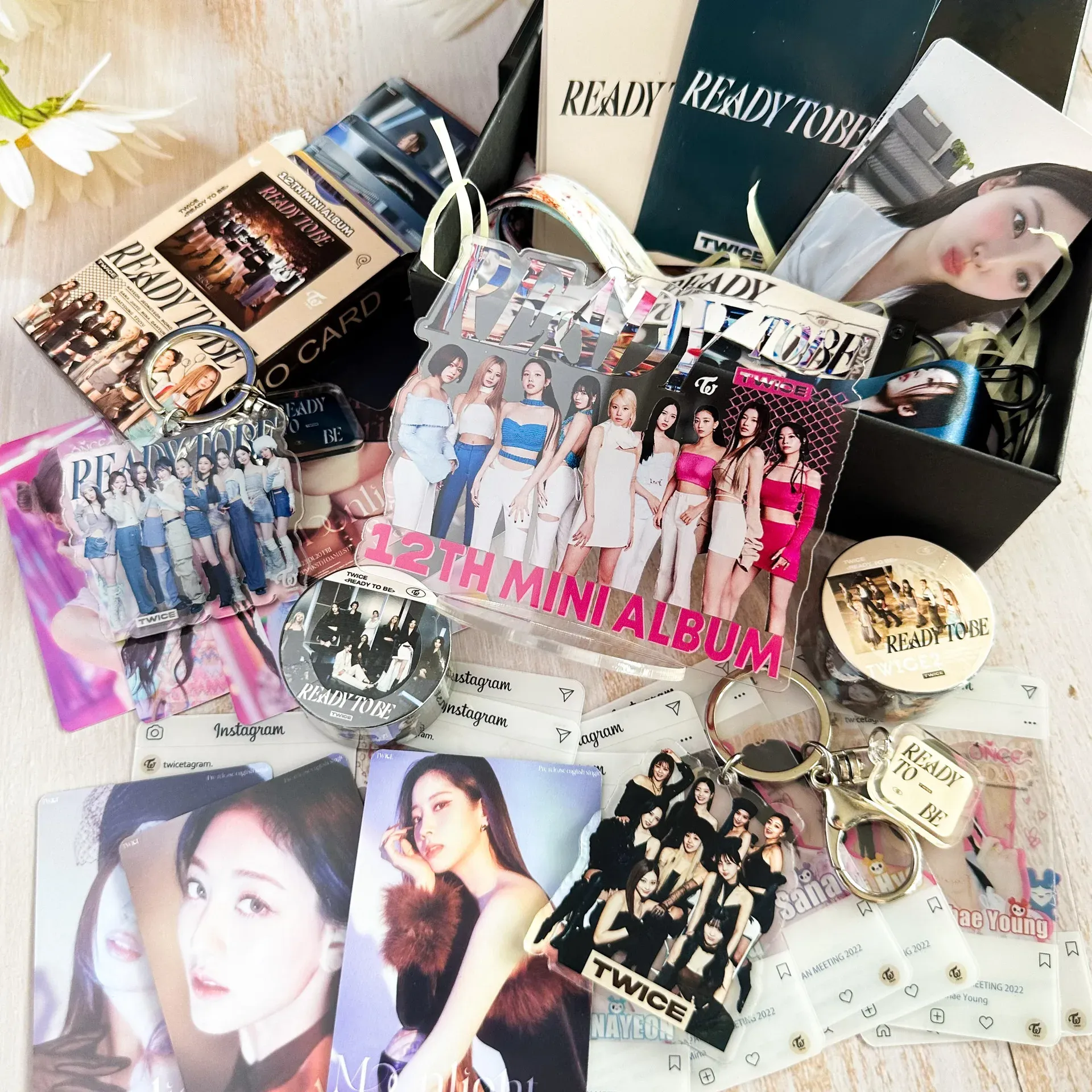 TWICE 70-Piece READY TO BE Album Gift Box for Fans: JiHyo, DaHyun, Sana, ChaeYoung, Tzuyu Photocards, Keychains, Tapes TWICE 70-Piece READY TO BE Album Gift Box for Fans: JiHyo, DaHyun, Sana, ChaeYoung, Tzuyu Photocards, Keychains, Tapes