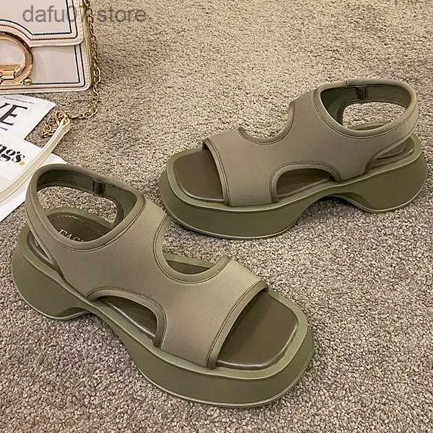 Sandalen Franse stijl prachtige sandalen voor dames bovenkleding 2024 zomer nieuwe elastische stof dikke zolen met verhoogde Romeinse H240412