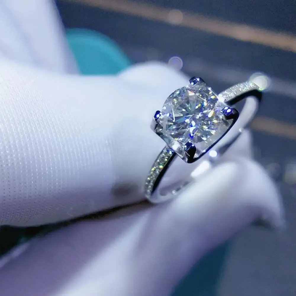 18Kホワイトゴールドメッキ1 dカラーカウヘッドリングダイヤモンドテスト過去の華麗なカット宝石結婚指輪240412