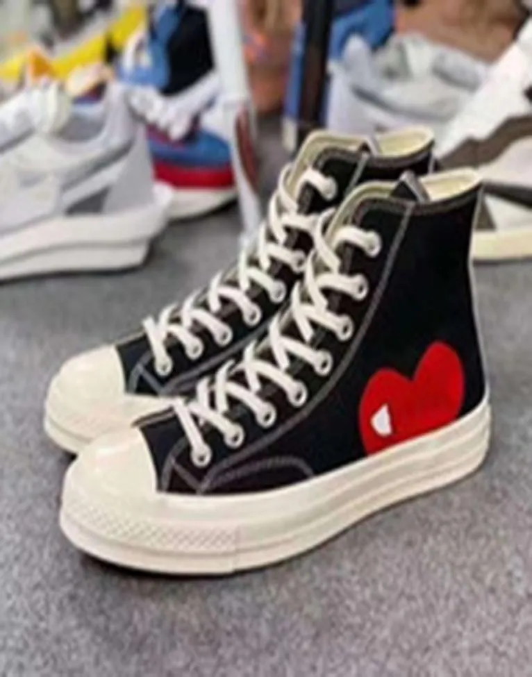 2021 Nya lyxklassiker Skate Shoes Chuck Canvas Spela gemensamt Big Eyes High Top Dot Heart Women Men Fashion Designer Sneakers Chau5051498