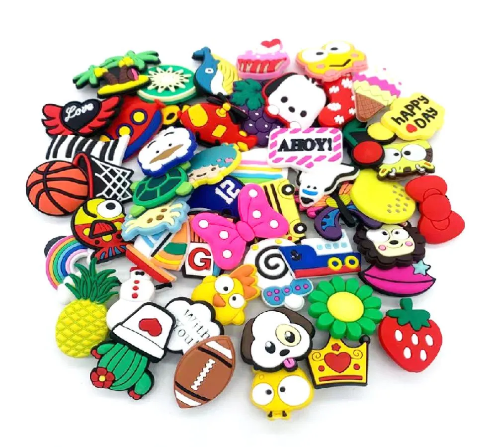 50st/set PVC Shoe S Charms Accessories Animal Ball Cartoon Jibbitz Dekorationer för hålstoppskolväskor Armband Kids Gift2848993
