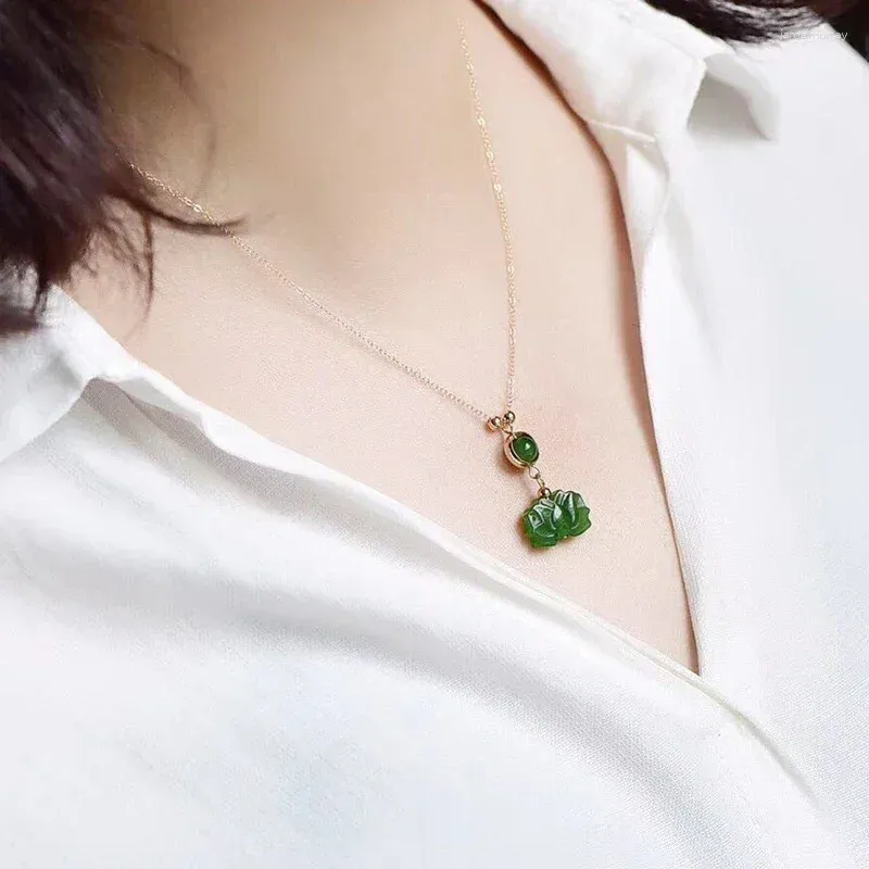 Naszyjniki wiszące zielony kamień naturalny łańcuch lotusowy Naszyjnik na szczęście dla kobiet dziewczyna prosta biżuteria modowa