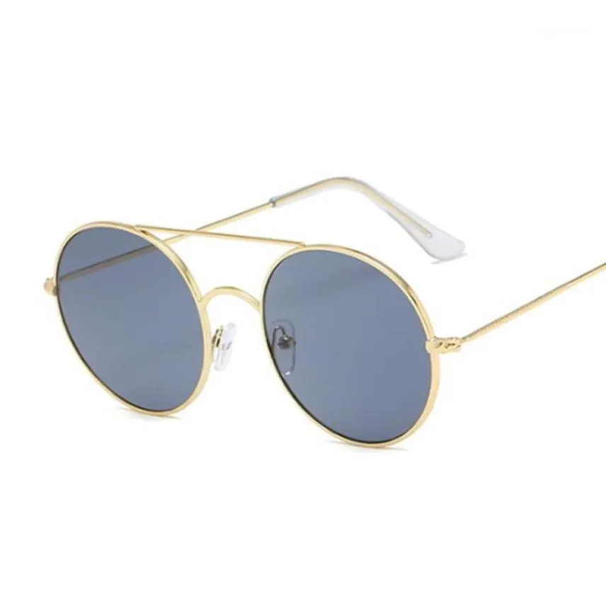 Lunettes de soleil Vintage Round Femmes Double Bridge Design Female Color Color Alloy Mirror Street Beat Shopping OCULOS14141213