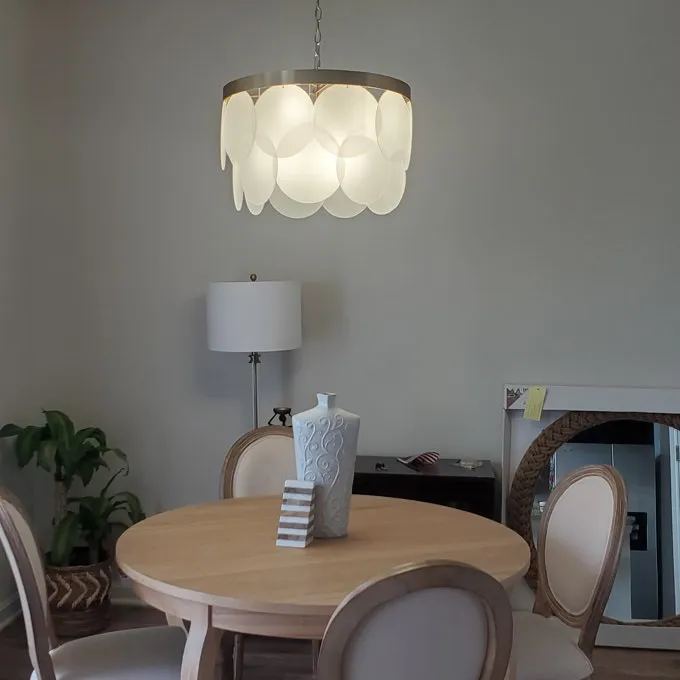 Luce a sospensione in vetro moderna Light a sospensione da 30 pollici la luce a sospensione sala da pranzo Lampada rotonda con tonalità di vetro glassata bianca