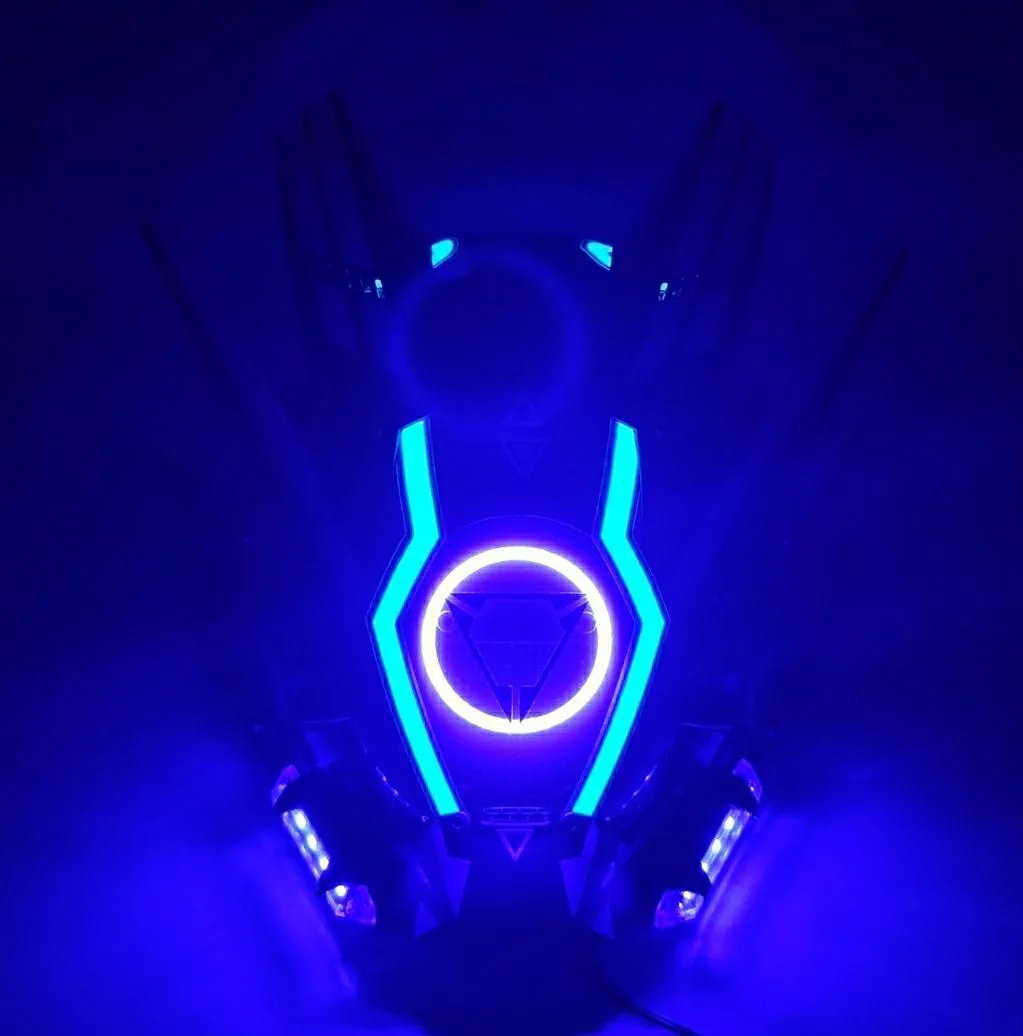 未来的なサイバーパンクヘルメット:LEDライトテックウェア忍 未来的なサイバーパンクヘルメット:LEDライトテックウェア忍