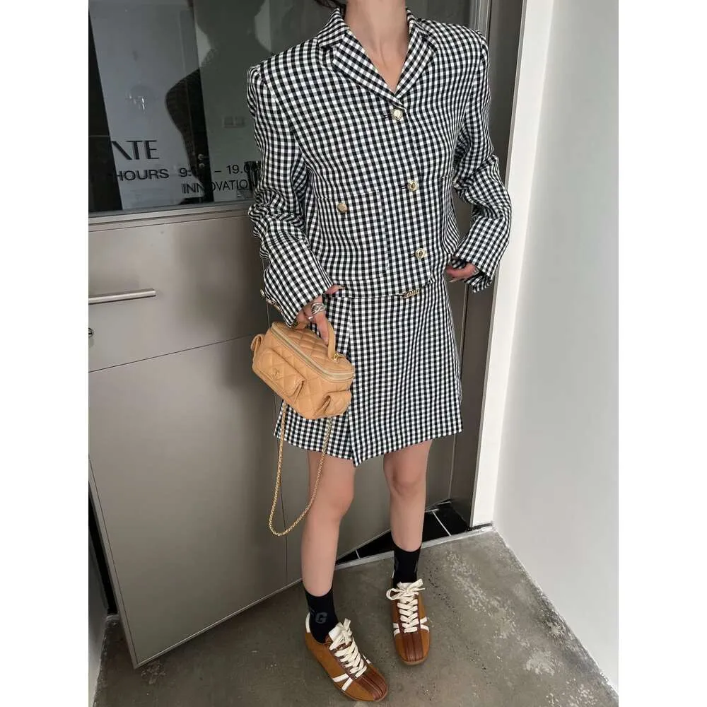 Damespakken Blazers M23 Early Autumn Fashionable Fashionable Plaid Polo Neck Short Suit Coat+Mini A Half Rok veelzijdige set