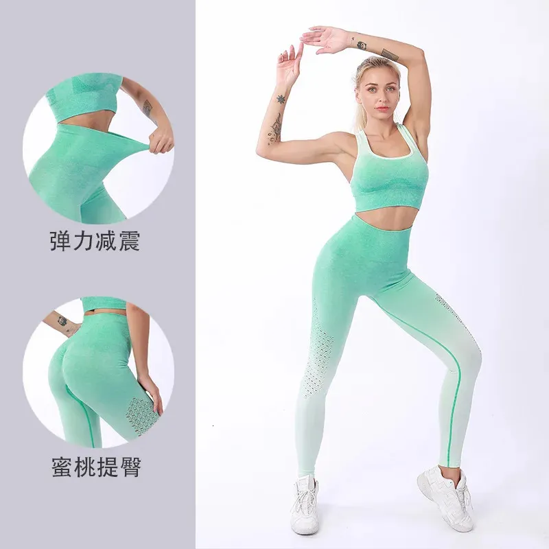 Les tenues de yoga féminine 2 pièces Set Workout Tracksuits Sports Bra High Legging Active Wear Clothing Athletic Clothing Set 240329