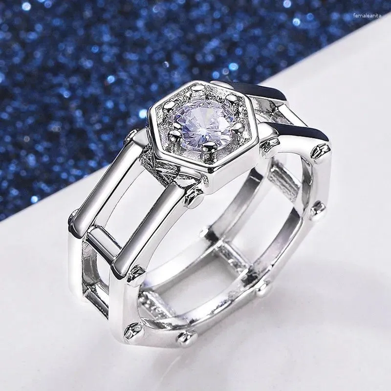 Cluster anneaux de mariage féminin Géométrique Forme Hollow avec la mode rond en zircone bijoux de bijoux polyvalent