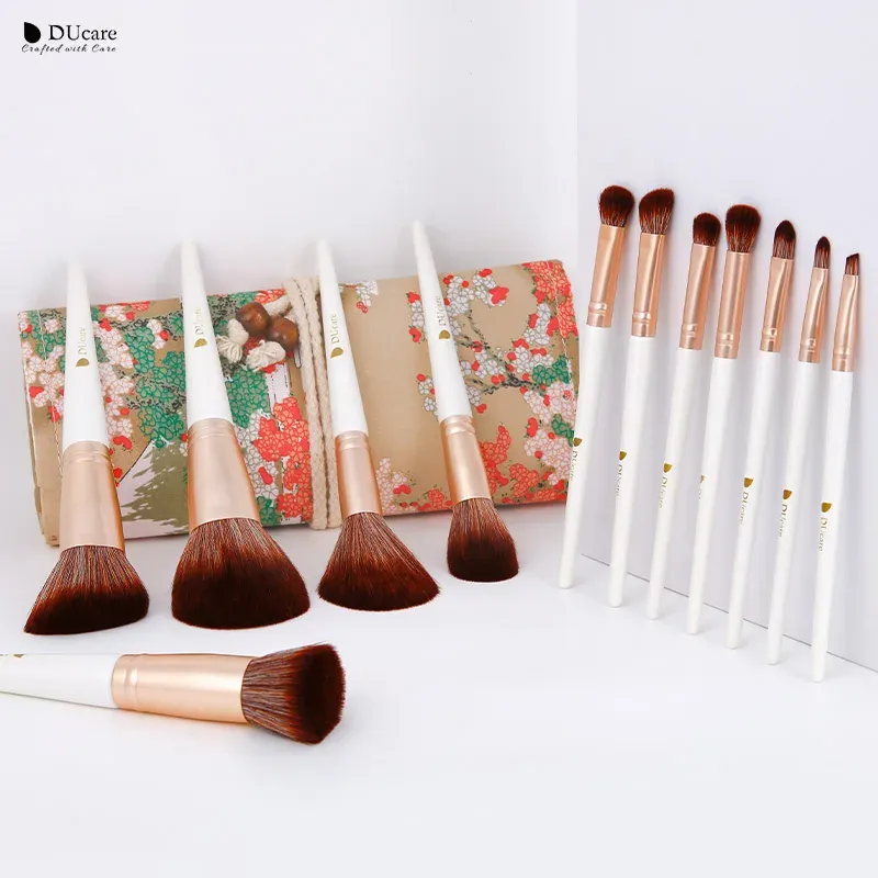 Kits Ducare 12pcs Makeup Brushes Natural Synthetic Hair Blush Eye Bleend Contour Foundation Powder Foundation Professional Making Up Tools White