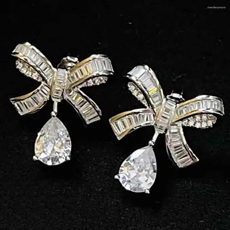 Stud -oorbellen Custom Real Solid 18K White Gold Women Bowknot Water Drop Moissanite Diamonds Wedding Party Anniversary