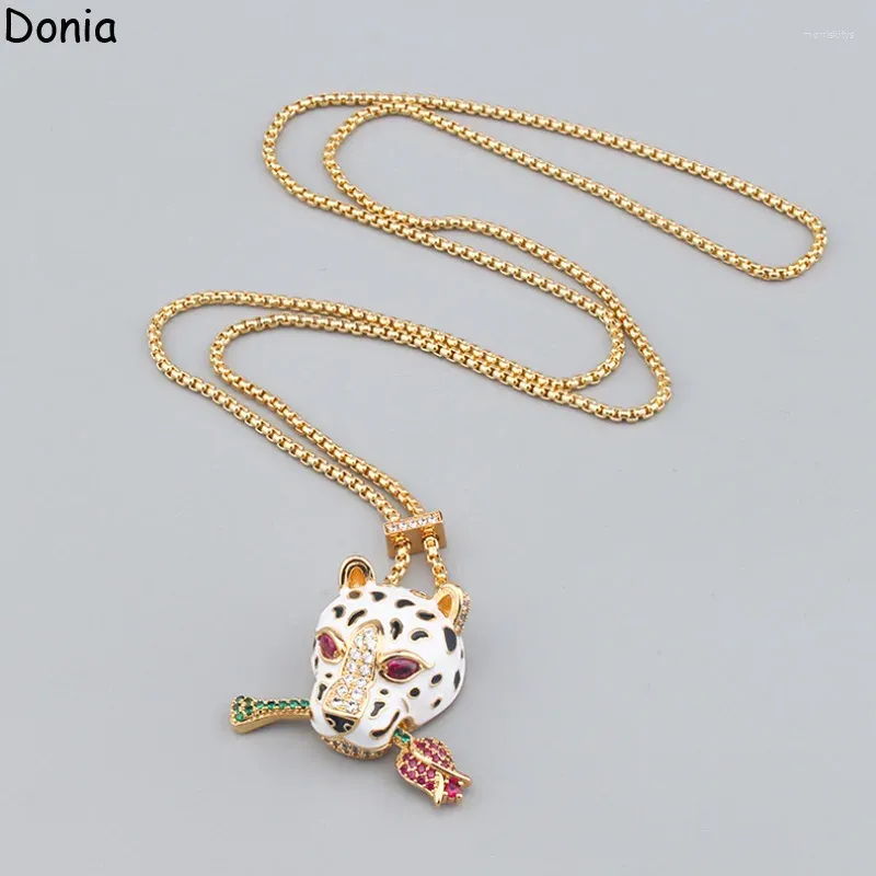 Подвесные ожерелья Donia Jewelry European и American Emale Emale Leopard Head Rose Titanium Steel Micro Inset Colles