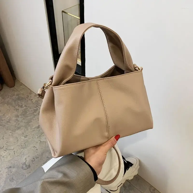 Bolsas de cintura nicho francês Khaki Bag Bucket Spring/verão 2024 Bolsa de moda versátil Ins simples Ha simples feminina