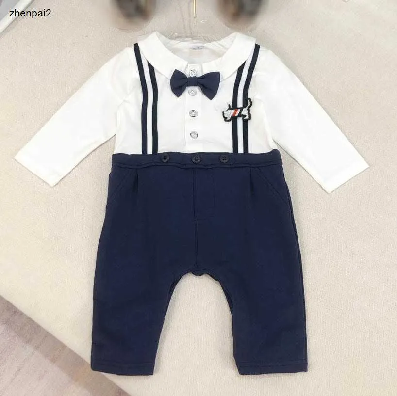 Lyxiga nyfödda jumpsuits Småbarn Bodysuit Storlek 59-90 cm Stiliga axelband Design Spädbarn Crawling Suit 24 April