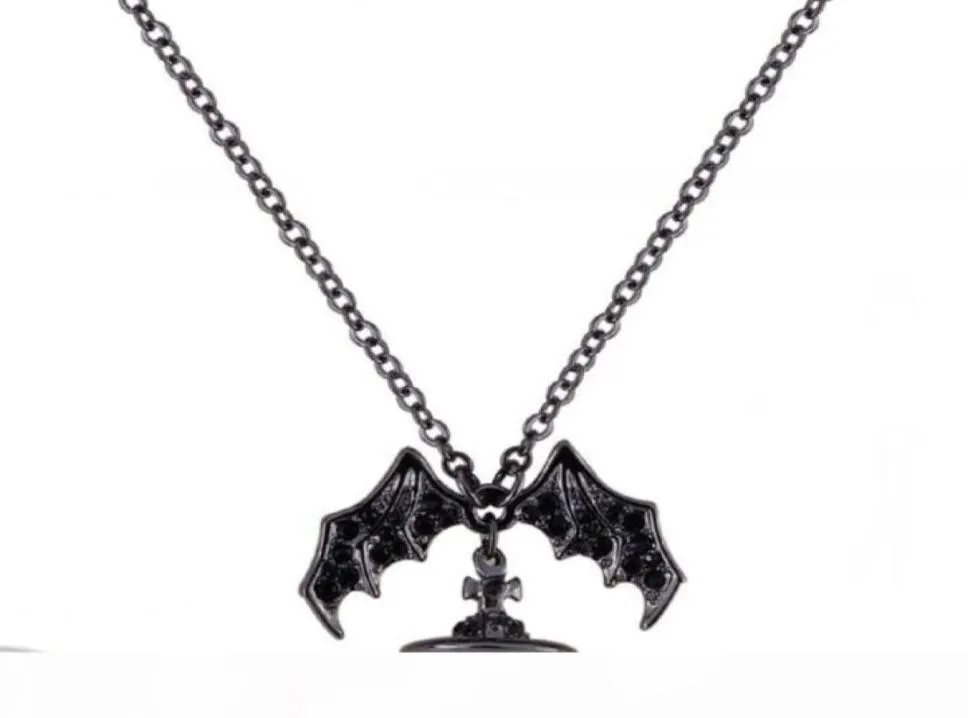 Queen Mother Demone Evil Titanio Black Wings Diamond Saturno Necklace Super Cool Punk Bat5944379