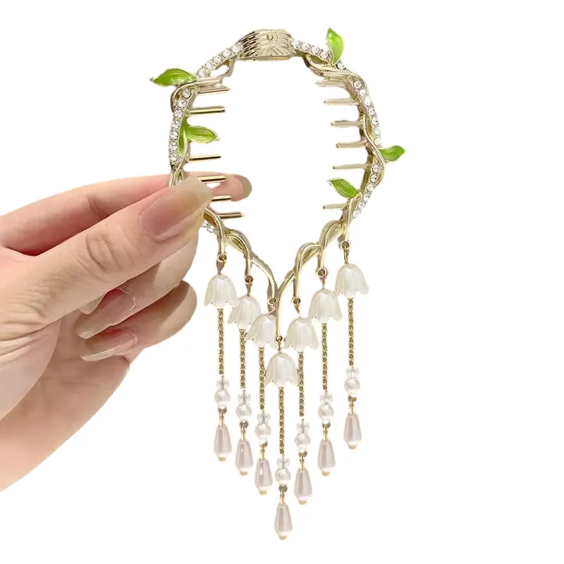 DHgate.com:Bell Orchid Flower Hair Claw Clip Tassel Pill