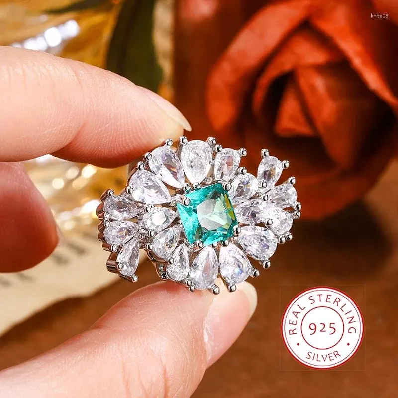 Pierścienie klastra Kreatywny geometryczny kształt zielony kwadratowy pierścionek diamentowy luksusowy lekki moda 925 srebrna biżuteria na przyjęcie urodzinowe dla kobiet