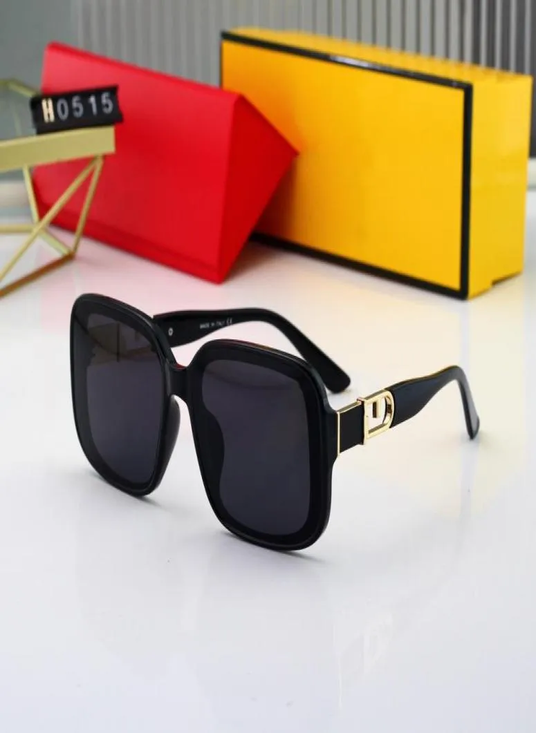 2023 Top Designer Luxury Sunglasses para mulheres e homens Óculos Tons ao ar livre Moda quadrada grande moda clássica Lady Sun Glasses 7665392