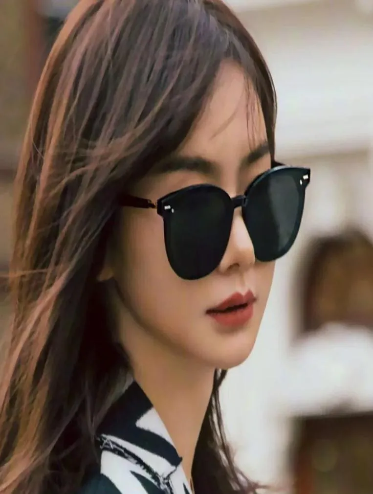 Óculos de sol Mulheres coreanas da lua leste da moda elegante e elegante óculos solares da mulher retro Pack2601603