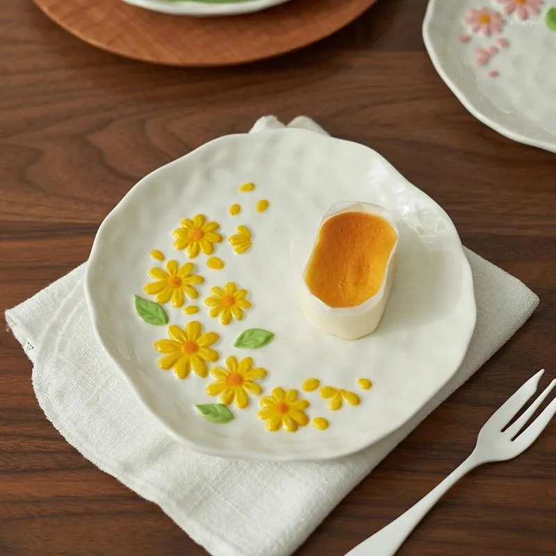 Tee Tabletts Keramik 7 Zoll Teller Ins Gänseblümchengedämmerung Blumenblüte handbemalt unter glasierter nordischer Korea -Frühstücksfutterbehälter Gericht