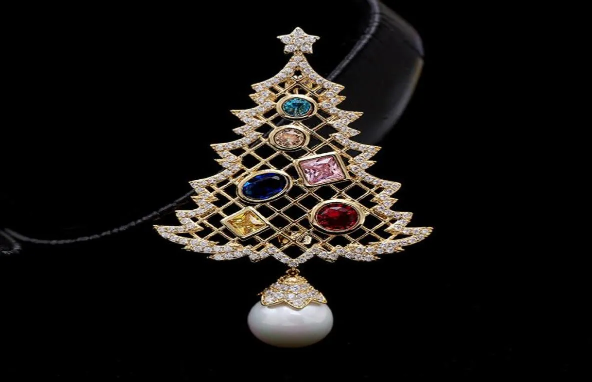 2022 Luxury Designer Pearl Brooch Christmas Tree Pin pour les femmes avec des bijoux de mode en zircone cubique Femme Nouvel An 1563417