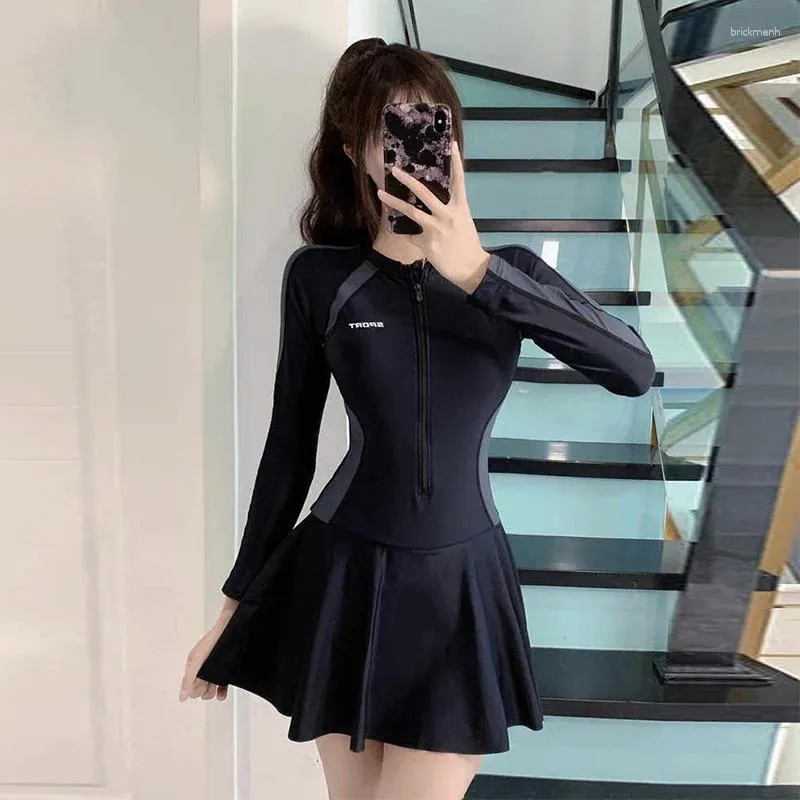 One Piece Swimsuit For Women Conservative Sports Swimwear For The Beach And Spa From Brickmenh 19.18 DHgate.Com