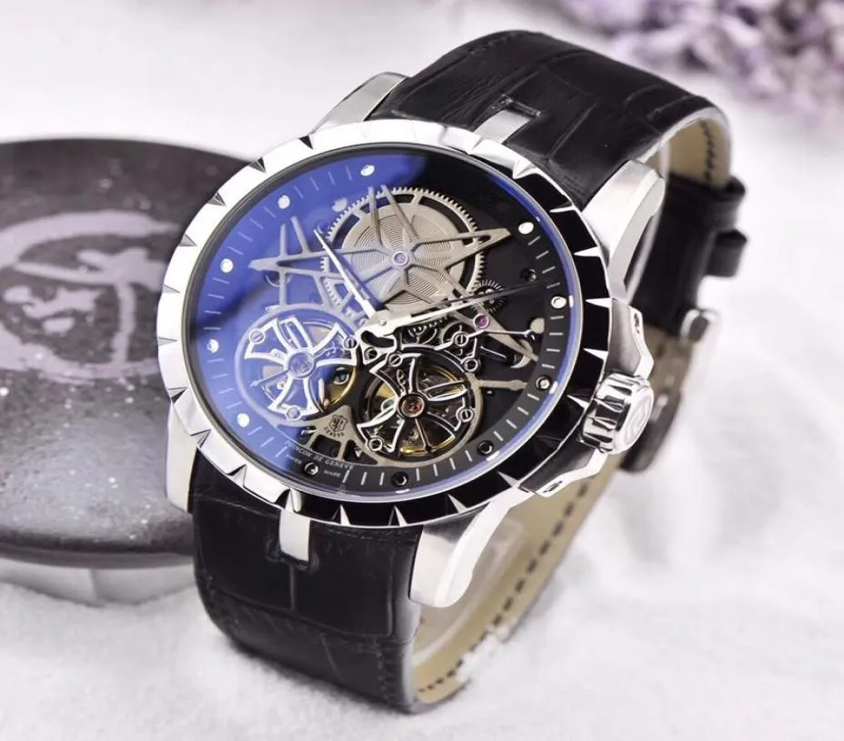 Hoogwaardige nieuwe modehorloges Man Watch Skeleton Face Mechanical Watch -horloge Lederen band 2015477794