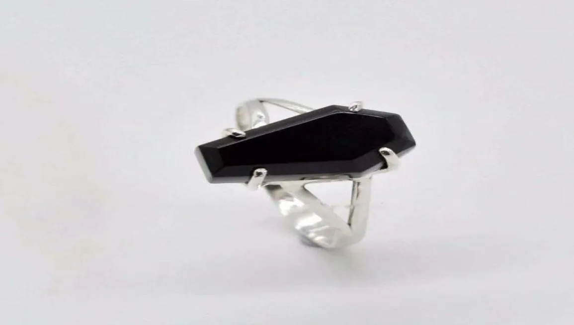 クラスターリングレトロブラック模造ffin coffin shape ring vampire vampire punk gothic male and female hip Hop Party Jewelry Gift1813614